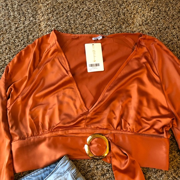 🆕 burnt orange crop top. With side - Picture 2 of 9